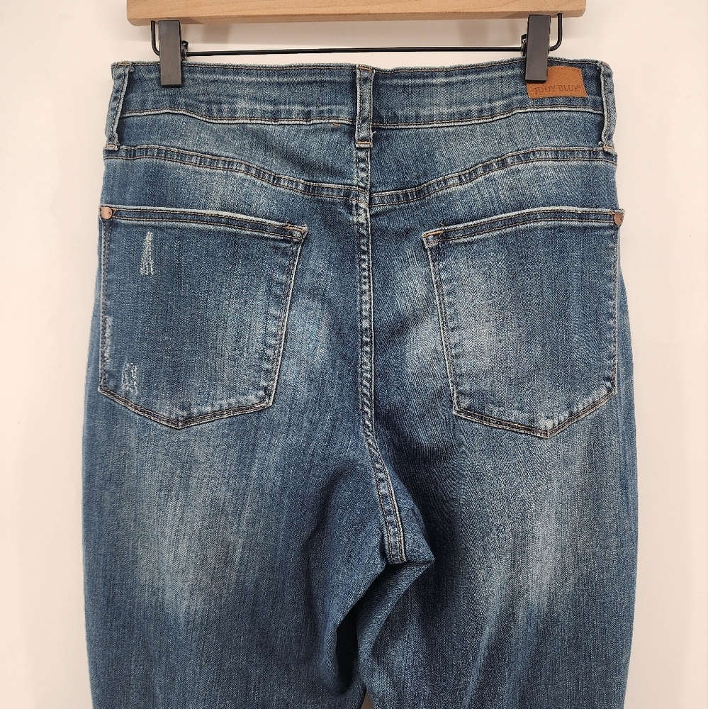 Judy Blue High Rise Boyfriend Fit Distressed Blue Jeans‎ Size 14W - Picture 6 of 11